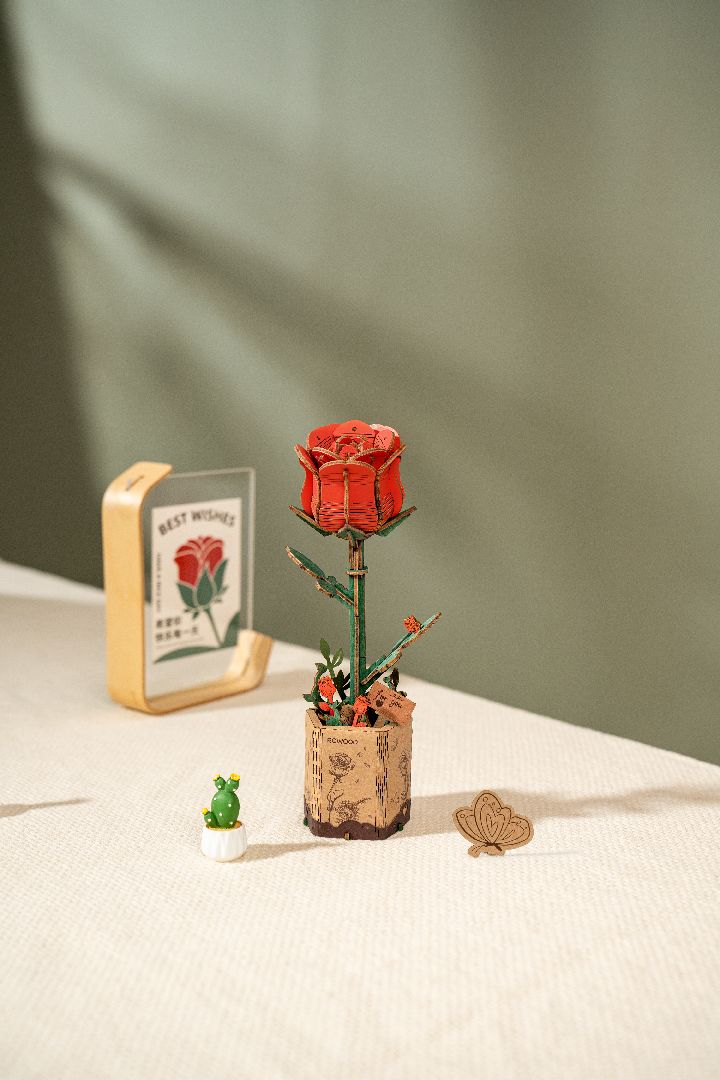 Rowood DIY Red Rose 3D Wooden Puzzle – image 2