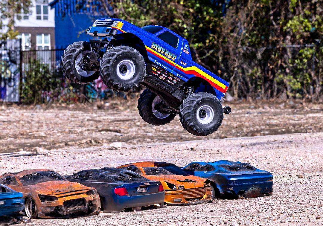 Traxxas 1/10 F-150 BL-2S 4X4 RTR - Bigfoot w/ Charger & Battery – image 15