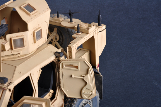 Trumpeter 1/16 US M-ATV MRAP – image 7
