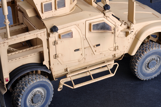 Trumpeter 1/16 US M-ATV MRAP – image 10