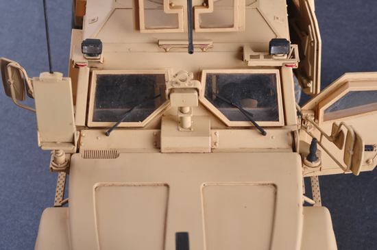 Trumpeter 1/16 US M-ATV MRAP – image 11