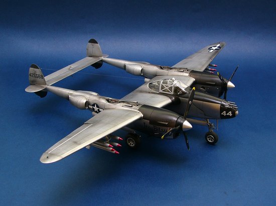Trumpeter 1/32 Lockheed P-38L-5-LO Lightning – image 3