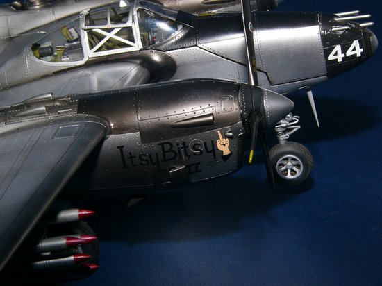 Trumpeter 1/32 Lockheed P-38L-5-LO Lightning – image 8