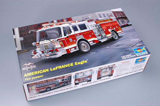 Trumpeter 1/25 2002 LaFrance Eagle Fire Pumper – image 2