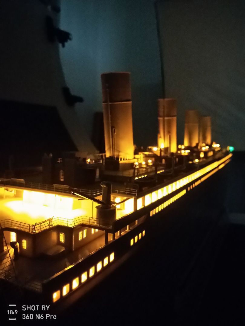 Trumpeter 1/200 Titanic – image 3
