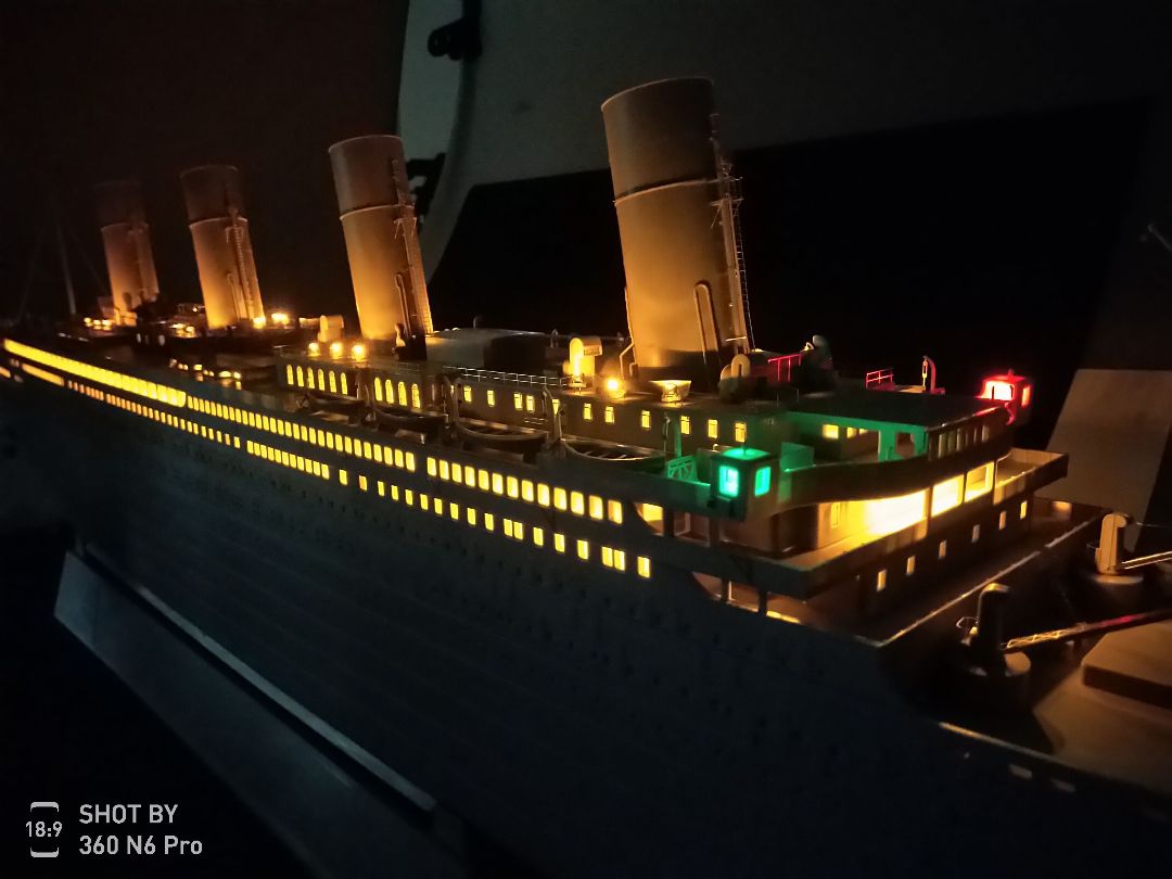 Trumpeter 1/200 Titanic – image 4
