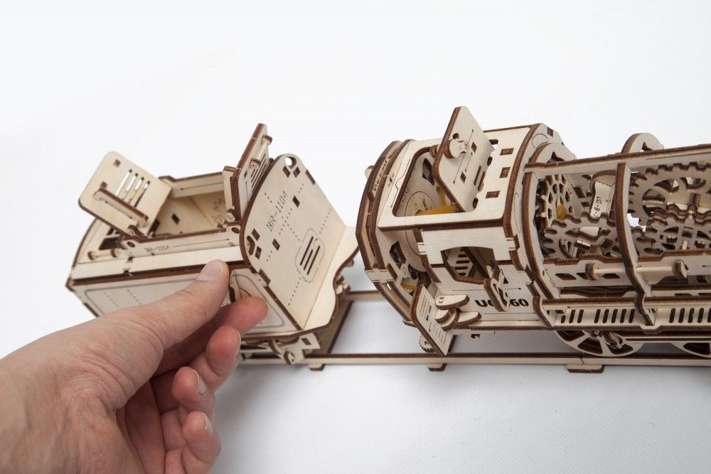 UGears Steam Locomotive with Tender - 443 pieces – image 4